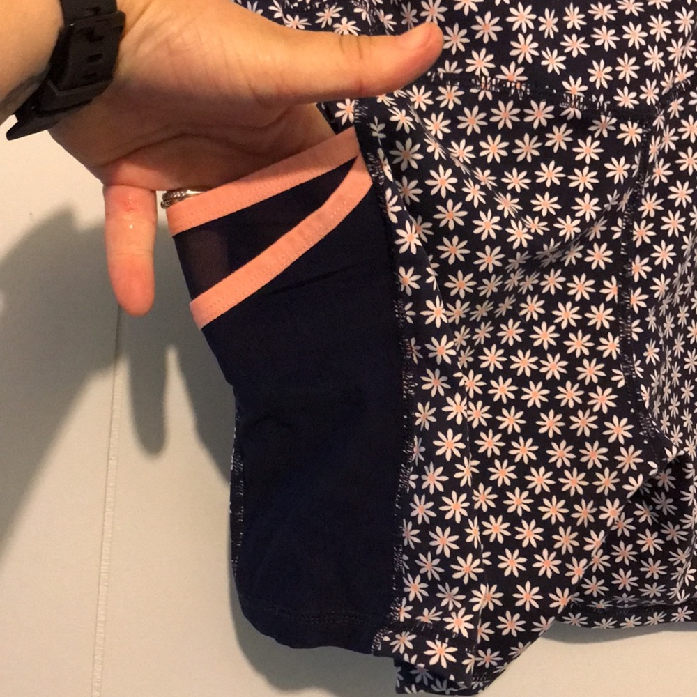 Fabletics shorts - Picture 3 of 3